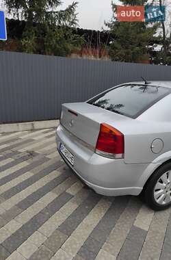 Седан Opel Vectra 2003 в Ужгороде