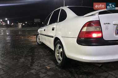 Седан Opel Vectra 1997 в Луцке