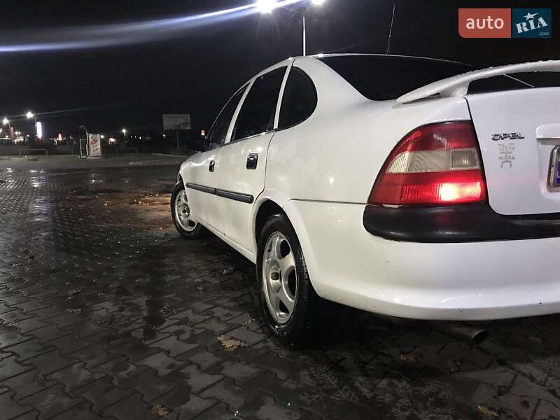 Седан Opel Vectra 1997 в Луцьку