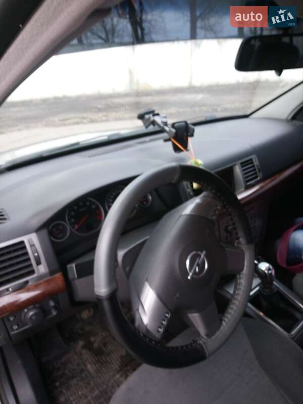 Седан Opel Vectra 2004 в Конотопе