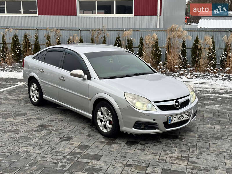 Ліфтбек Opel Vectra 2005 в Миколаєві