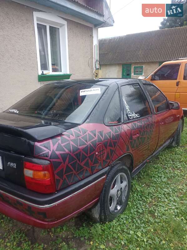 Седан Opel Vectra 1990 в Ямполе