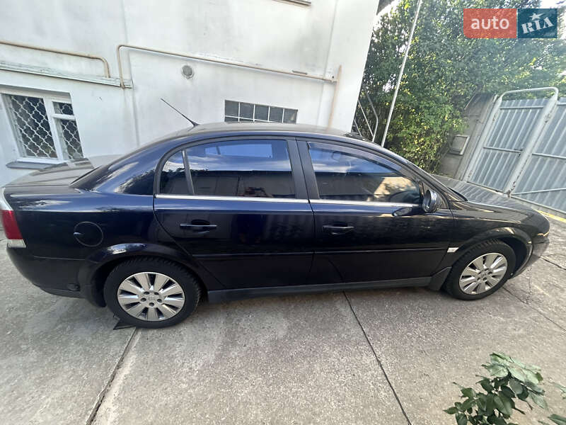 Седан Opel Vectra 2004 в 