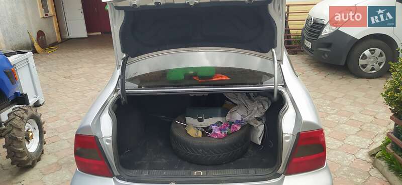 Седан Opel Vectra 2000 в Емильчине