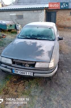 Седан Opel Vectra 1990 в Рівному