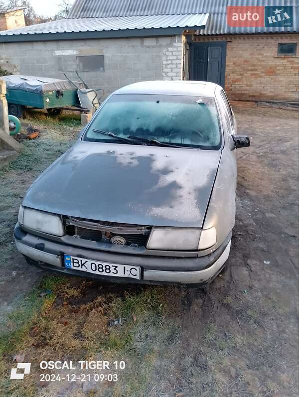 Седан Opel Vectra 1990 в Ровно