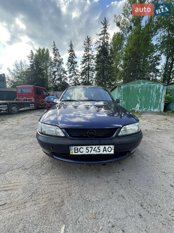 Седан Opel Vectra 1998 в Львове