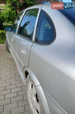 Седан Opel Vectra 2000 в Полонному