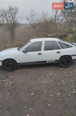 Ліфтбек Opel Vectra 1990 в Тетієві