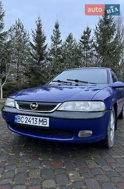 Ліфтбек Opel Vectra 1996 в Львові