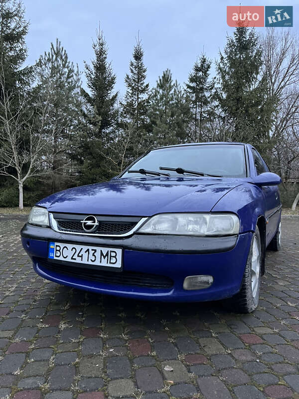 Лифтбек Opel Vectra 1996 в Львове