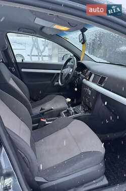 Универсал Opel Vectra 2005 в 