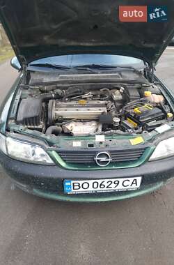 Седан Opel Vectra 1996 в Волочиске