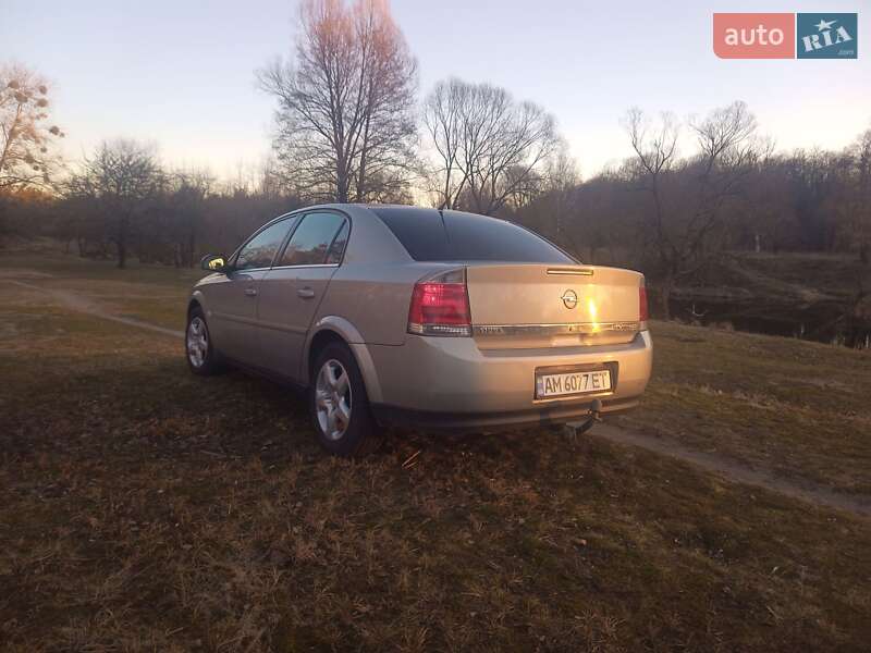 Седан Opel Vectra 2005 в Малине