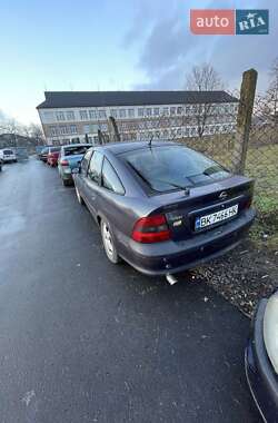 Седан Opel Vectra 1997 в Хусте