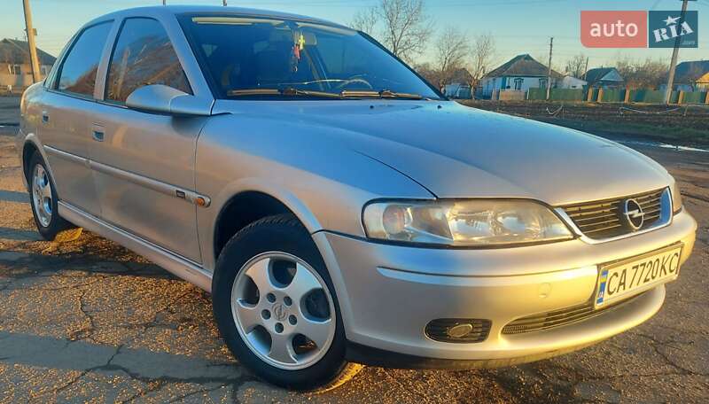 Седан Opel Vectra 2000 в Монастырище