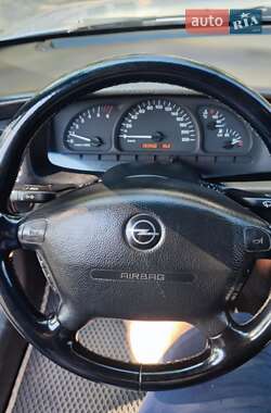 Седан Opel Vectra 2001 в 