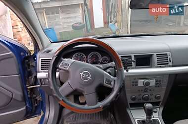Седан Opel Vectra 2004 в 