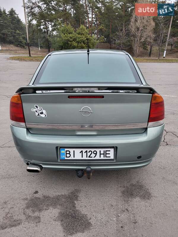 Седан Opel Vectra 2004 в Горишних Плавнях