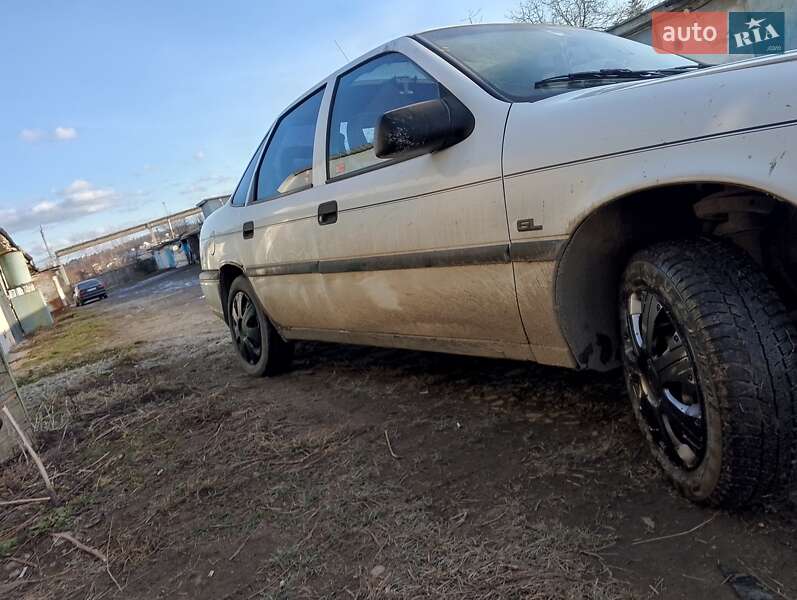 Седан Opel Vectra 1995 в Бориславе