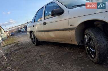 Седан Opel Vectra 1995 в Бориславі