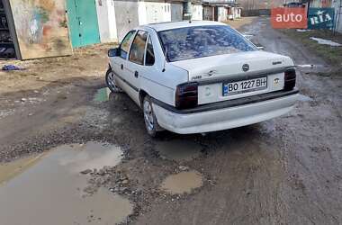 Седан Opel Vectra 1995 в Бориславі