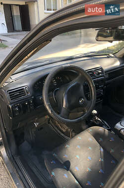 Седан Opel Vectra 1992 в 