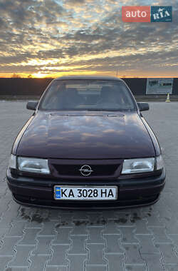 Седан Opel Vectra 1995 в Кагарлыке