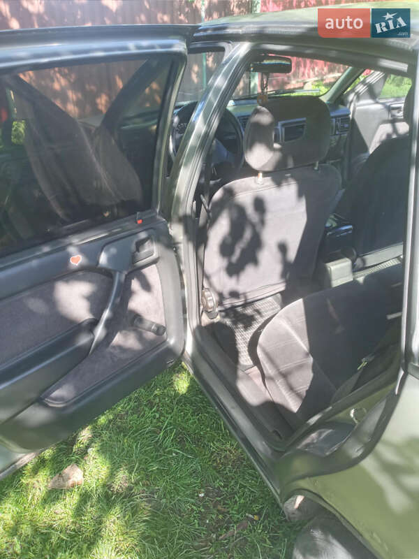 Седан Opel Vectra 1989 в Ичне