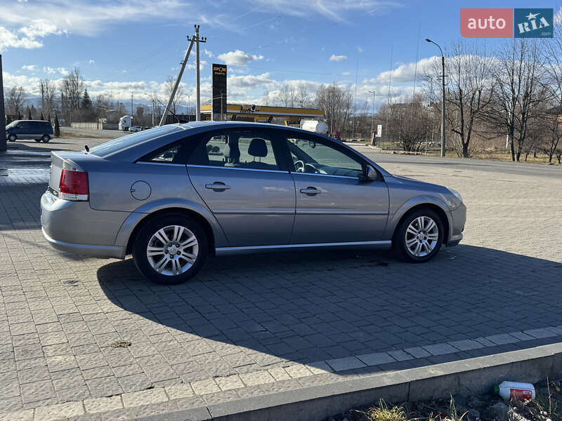 Ліфтбек Opel Vectra 2006 в Надвірній