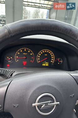 Седан Opel Vectra 2003 в 