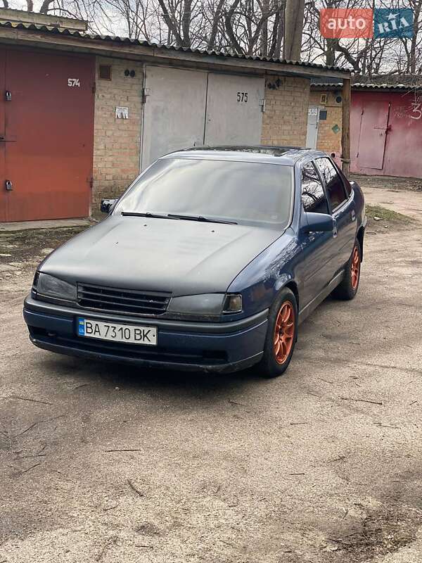 Седан Opel Vectra 1989 в Кропивницком