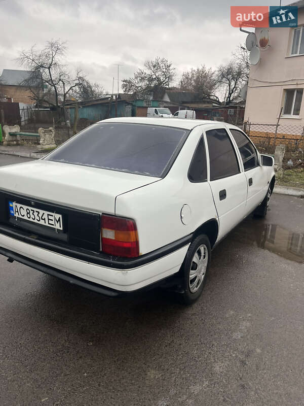 Седан Opel Vectra 1989 в Луцьку