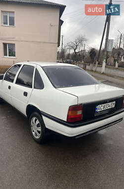 Седан Opel Vectra 1989 в Луцьку