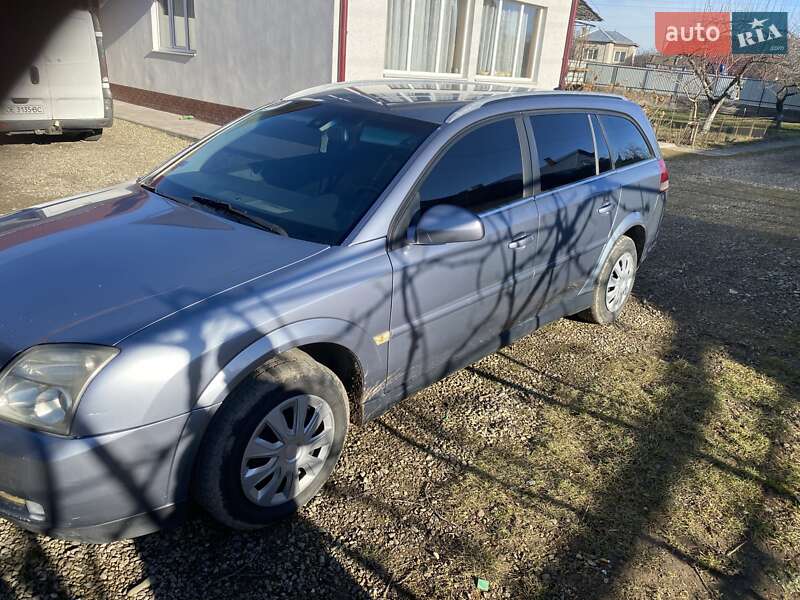 Универсал Opel Vectra 2003 в Черновцах