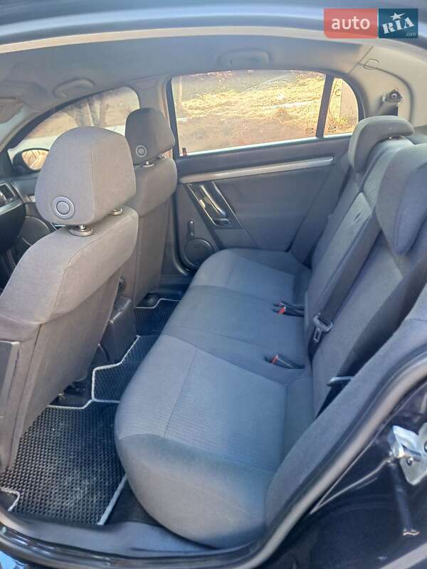 Седан Opel Vectra 2006 в Трускавце