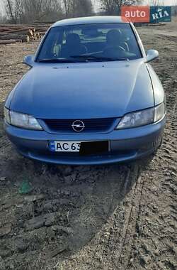 Седан Opel Vectra 1998 в Лукові