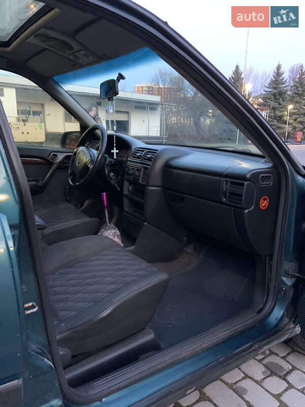 Седан Opel Vectra 1994 в Ивано-Франковске