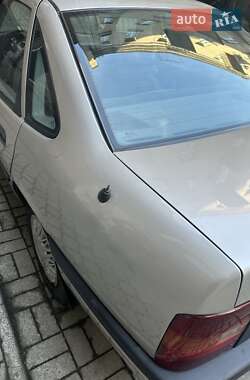 Седан Opel Vectra 1990 в 