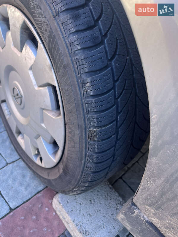 Седан Opel Vectra 2003 в Львове