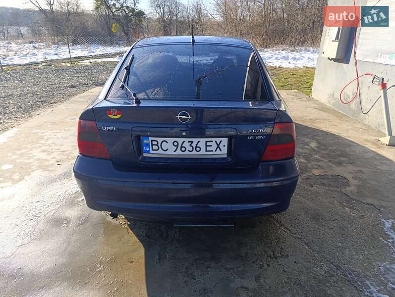 Лифтбек Opel Vectra 1999 в Львове