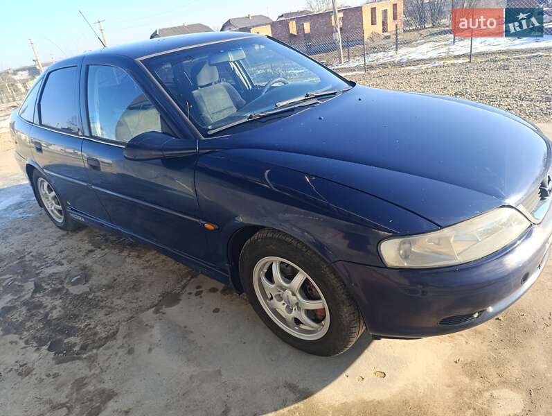 Лифтбек Opel Vectra 1999 в Львове