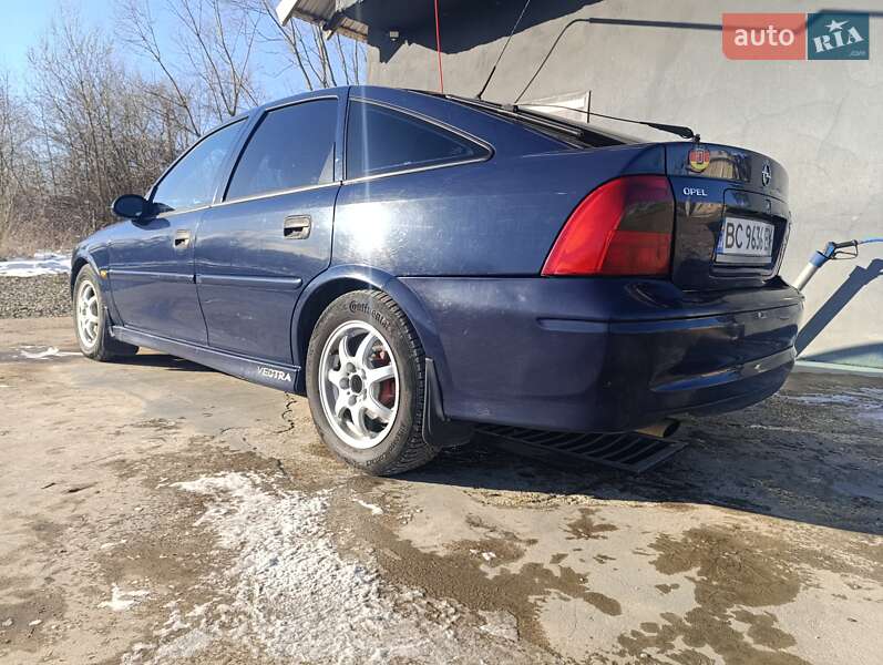 Лифтбек Opel Vectra 1999 в Львове