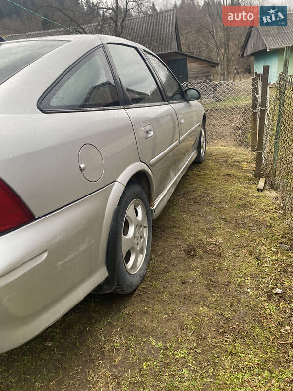 Седан Opel Vectra 2000 в Сколе