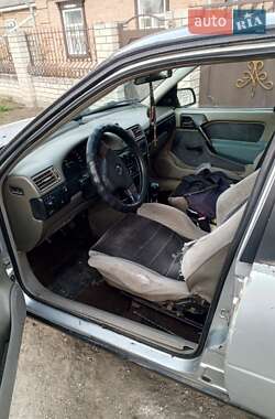 Лифтбек Opel Vectra 1989 в 