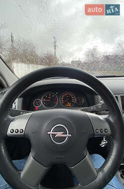 Универсал Opel Vectra 2004 в 