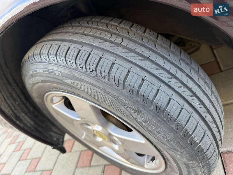 Седан Opel Vectra 2000 в Хусте