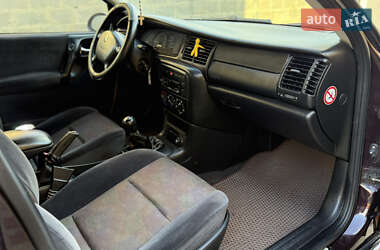 Седан Opel Vectra 2000 в 