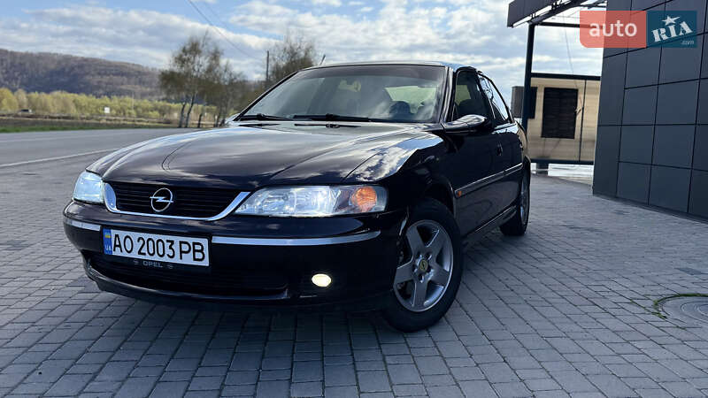 Седан Opel Vectra 2000 в Хусте