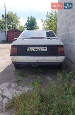 Седан Opel Vectra 1990 в Львове